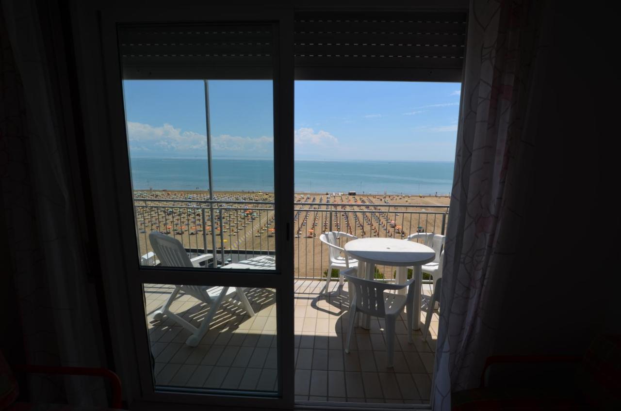 Lignano Sabbiadoro Sea Front Apartment Exterior photo